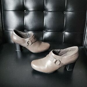 Clarks Bendables "Promise Katy" Brown/Grey Leather Shootie Ankle Boots Size 7.5